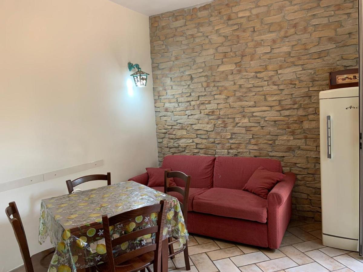 Appia Park Apartament 10 Min Dal Colosseo โรม ภายนอก รูปภาพ