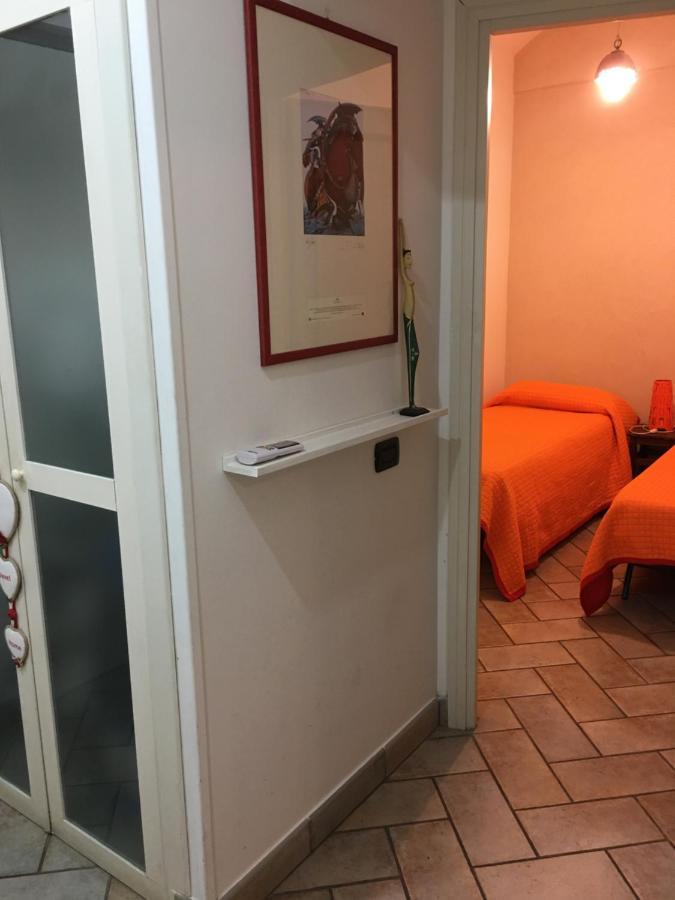 Appia Park Apartament 10 Min Dal Colosseo โรม ภายนอก รูปภาพ