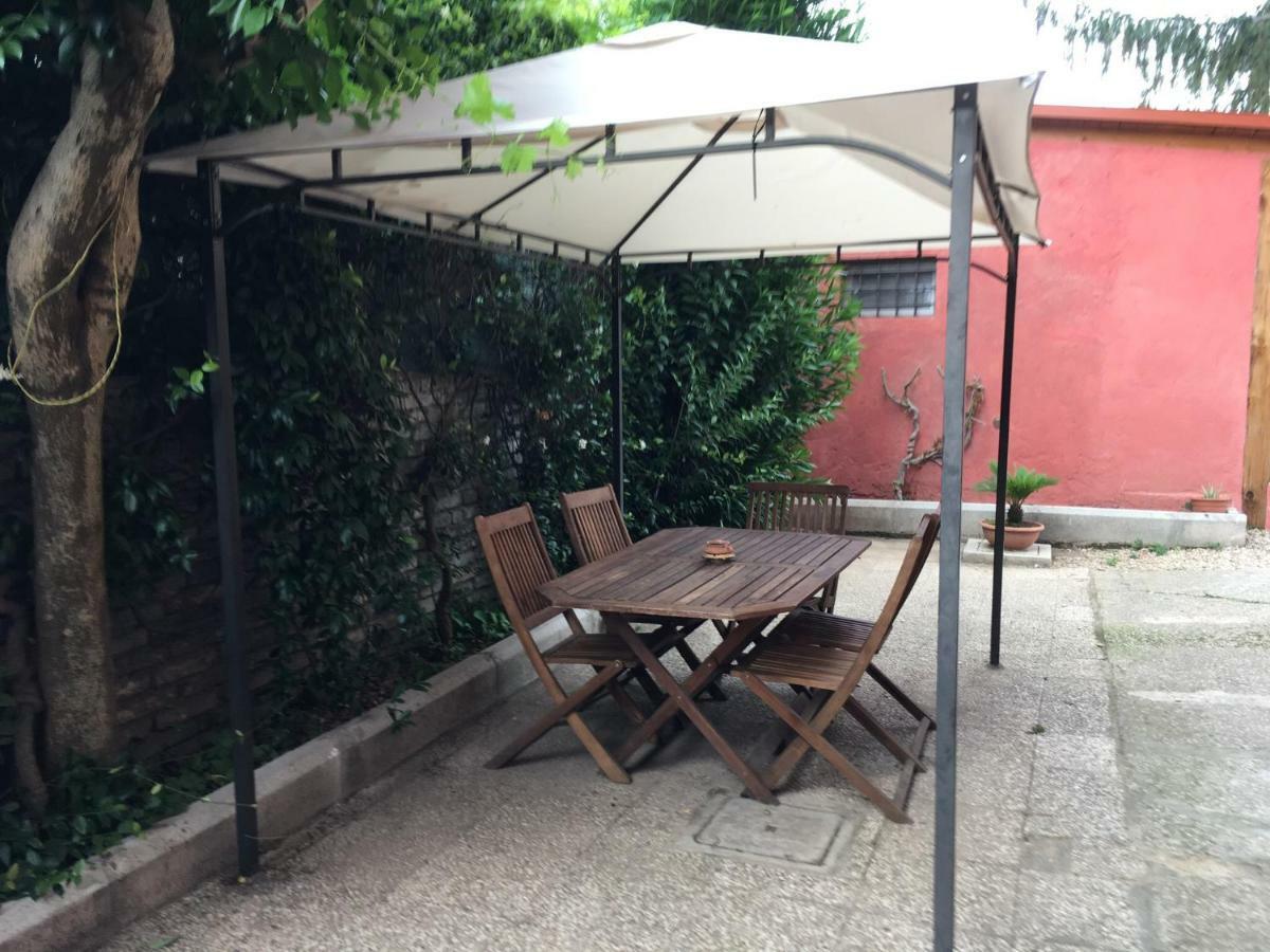 Appia Park Apartament 10 Min Dal Colosseo โรม ภายนอก รูปภาพ